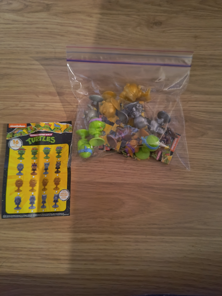 Teenage Mutant Ninja Turtles Toy Lot - photo 2
