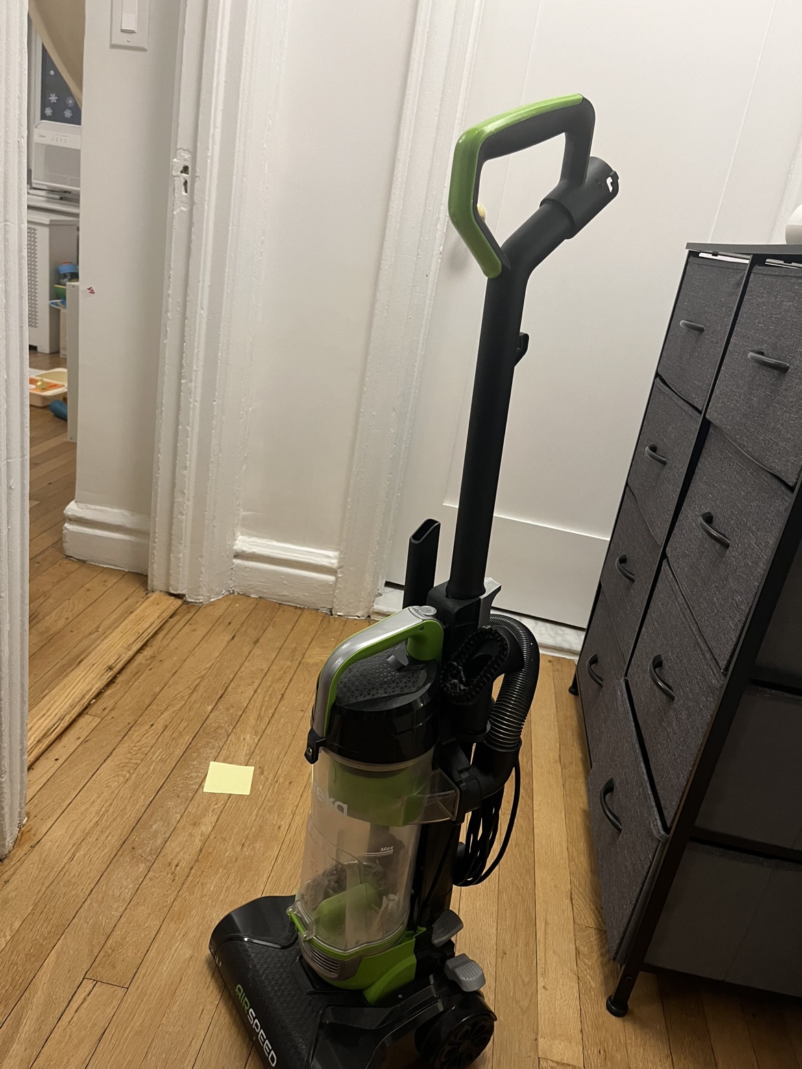 Eureka vacuum cleaner - photo 2