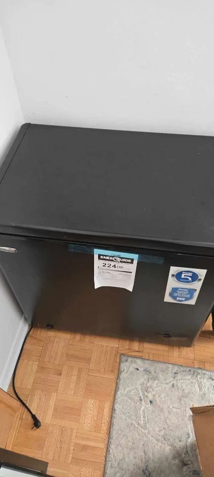 5.5 cubic freezer chest image indicator(3)