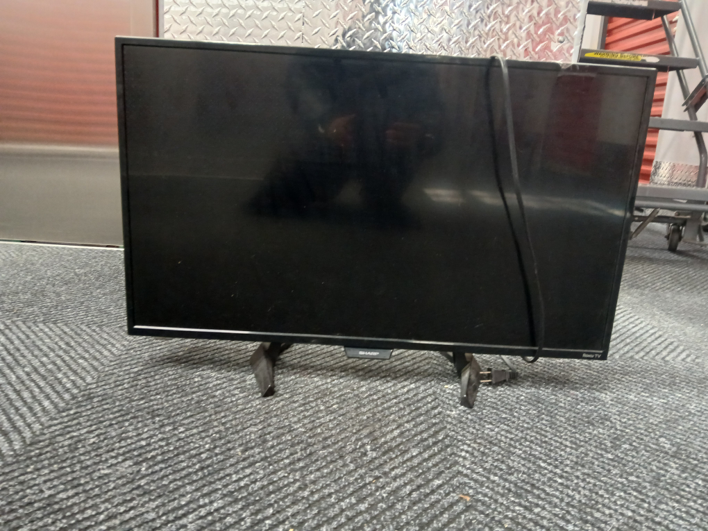 Sharp 32 inch Roku TV - photo 2