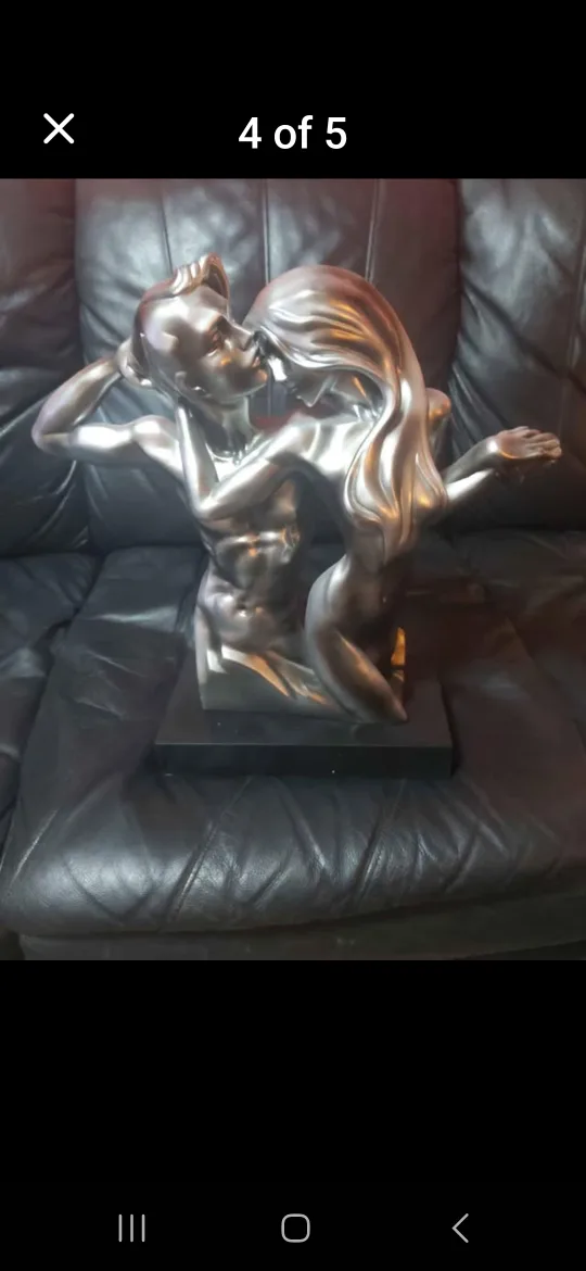 Silver Couple Statue thumbnail