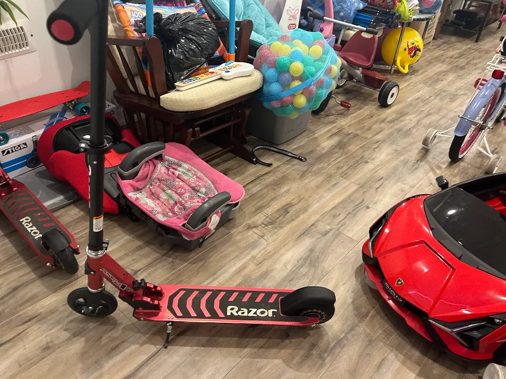 Razor Red Scooter thumbnail