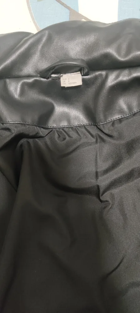 Black Puffer Jacket - Size S image indicator(2)