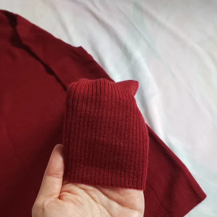 UNIQLO 100% Merino Wool Turtleneck Sweaters image indicator(3)