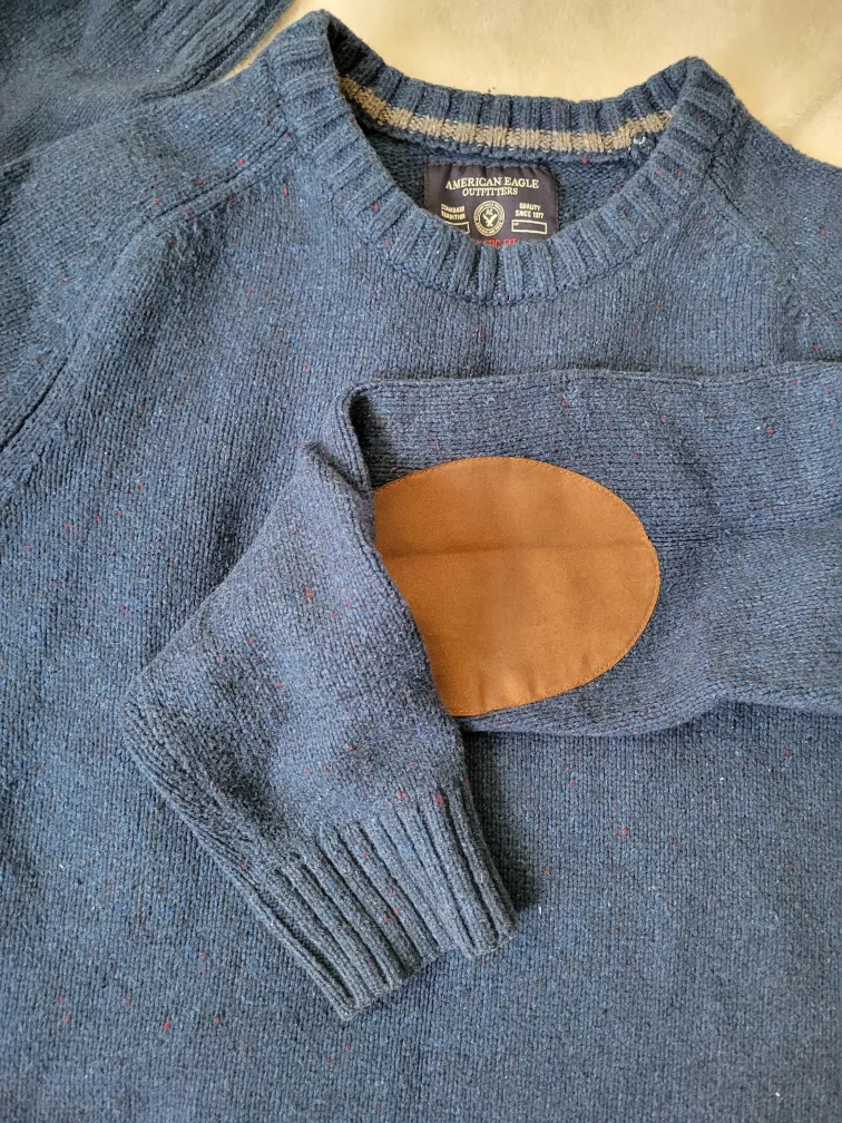 American Eagle Sweater image indicator(3)