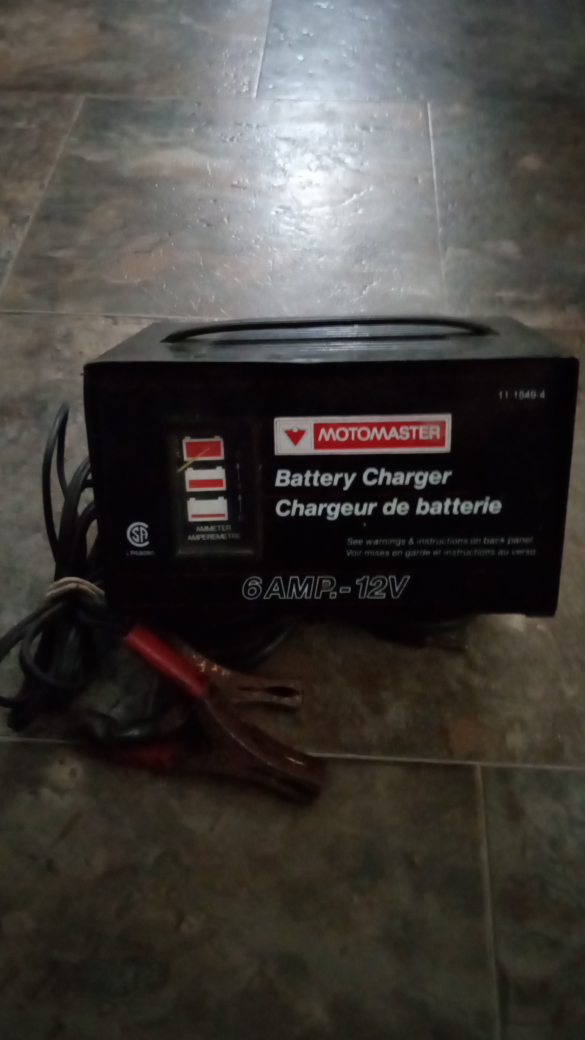 Motomaster 6 Amp 12V Battery Charger