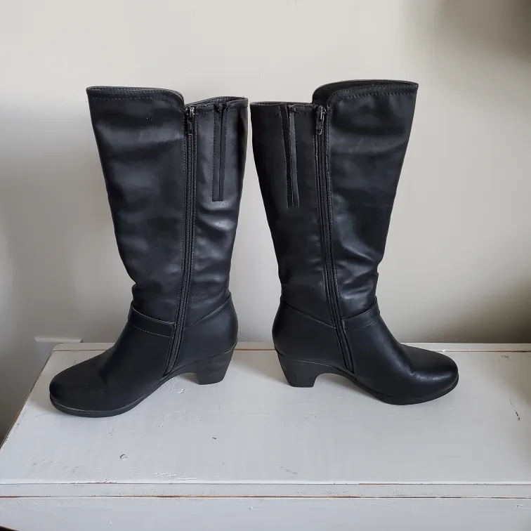 Women's Naturalizer Black Fashion Boot image indicator(2)