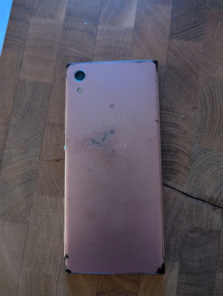 Sony Xperia Smartphone - Rose Gold - For Parts or Repair image indicator(3)