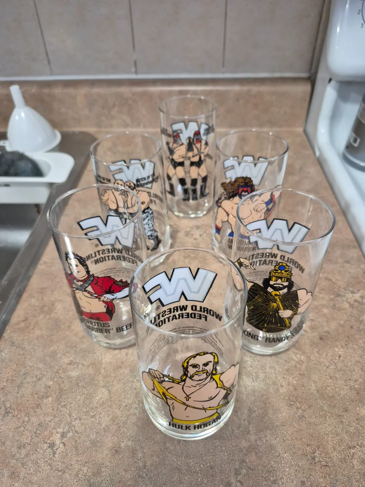 Vintage WWF Wrestling Glasses Set of 6 thumbnail