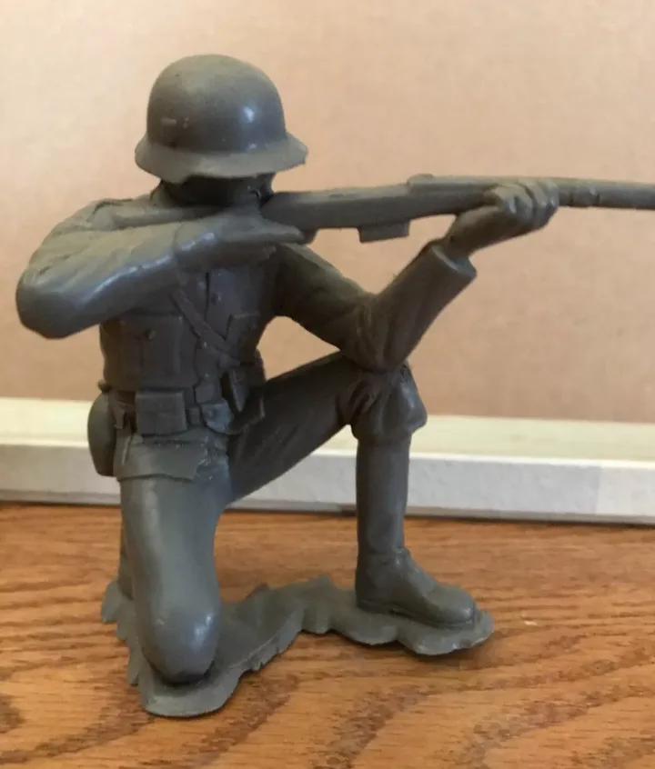 🥕Marx Vintage Gray Plastic Toy Soldiers - Lot of 7 image indicator(3)