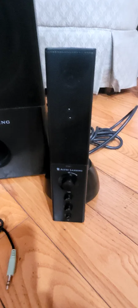 Altec Lansing VS4121 2.1 Computer Speaker System image indicator(6)