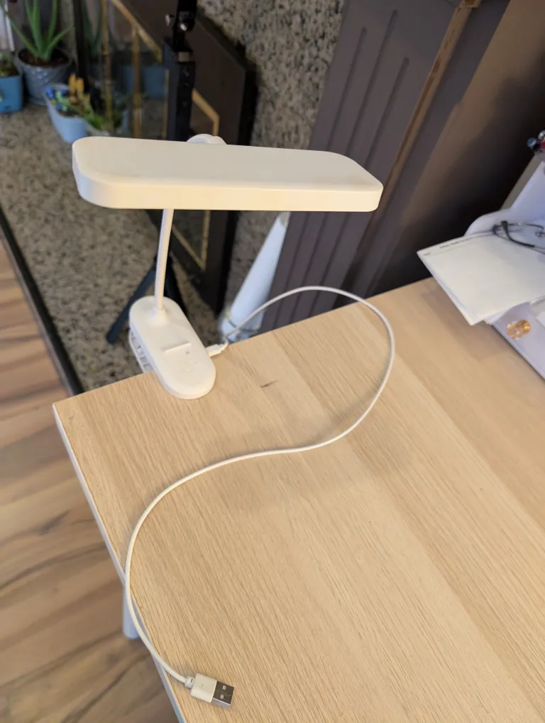White USB Desk Lamp with Clip image indicator(2)