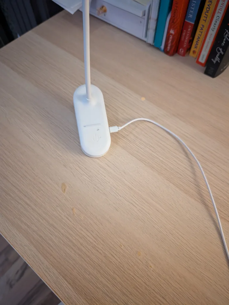 White USB Desk Lamp with Clip image indicator(4)