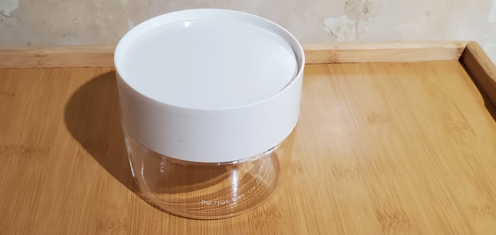 Vintage PYREX storage container #freecycle - photo 2