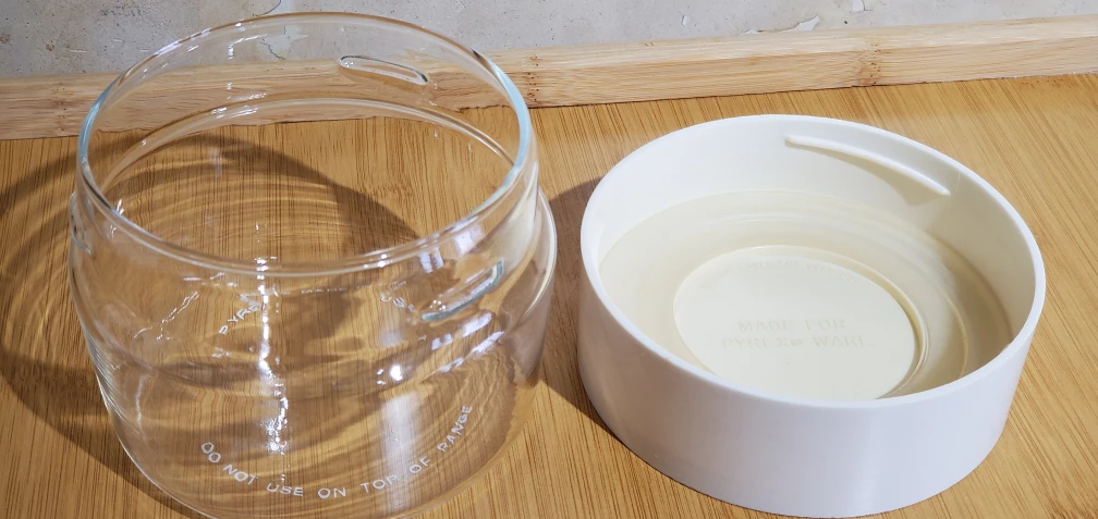 Vintage PYREX storage container #freecycle - photo 3