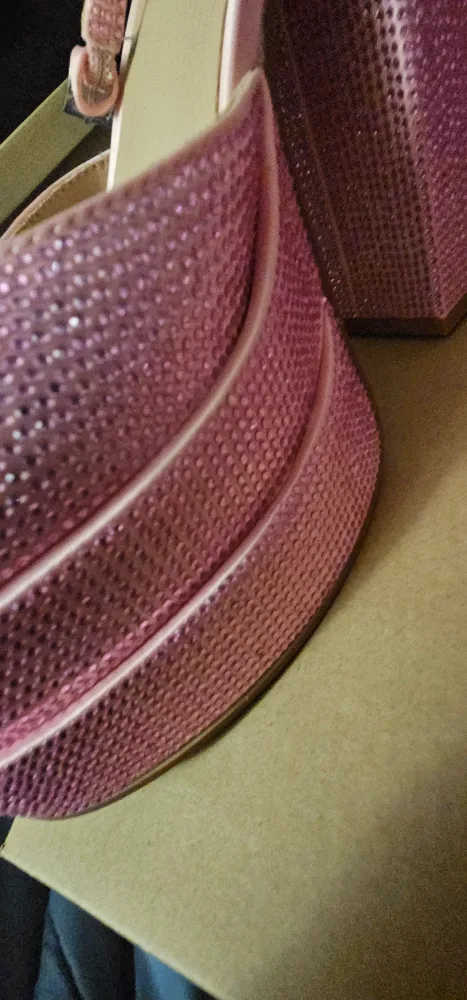 Steve Madden image indicator(3)