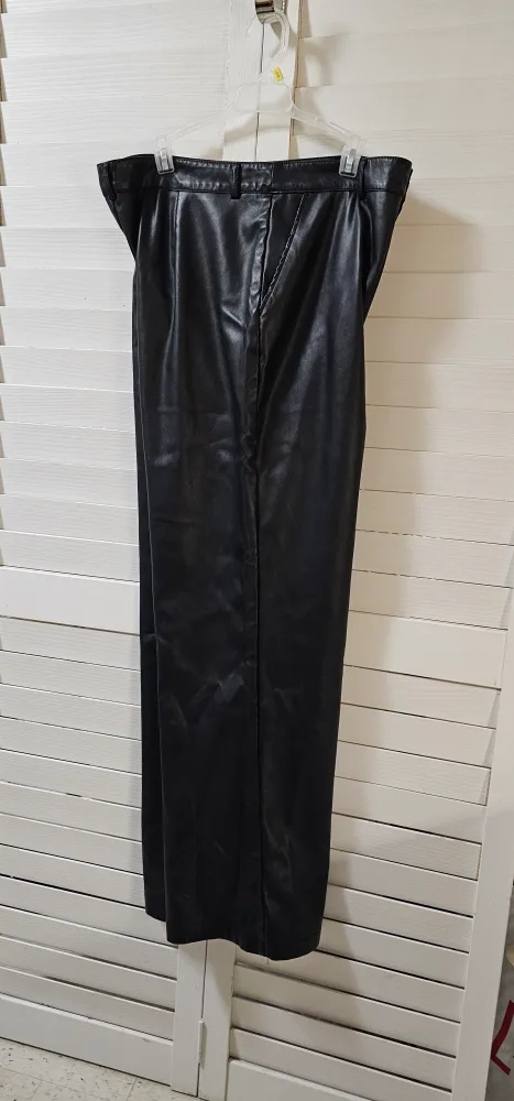 Boohoo Black Leather Look Wide Leg Trousers - Size 12 image indicator(7)
