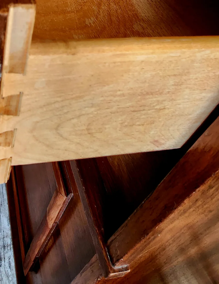 Mid-Century Modern Vic Art Wood Chest of Drawers image indicator(3)