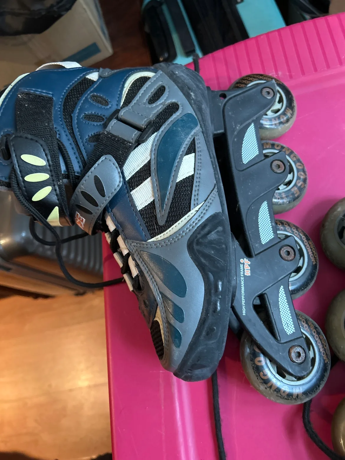 Mongoose Inline roller blades , W size 6 image indicator(2)