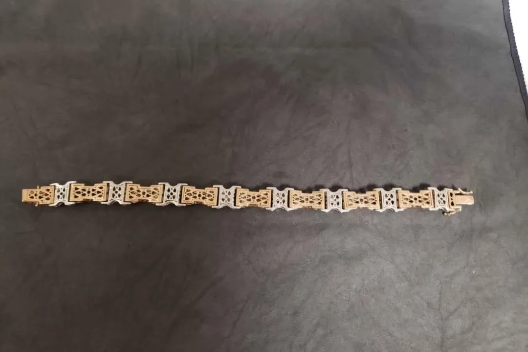 Two-Tone Diamond Unisex Bracelet image indicator(4)