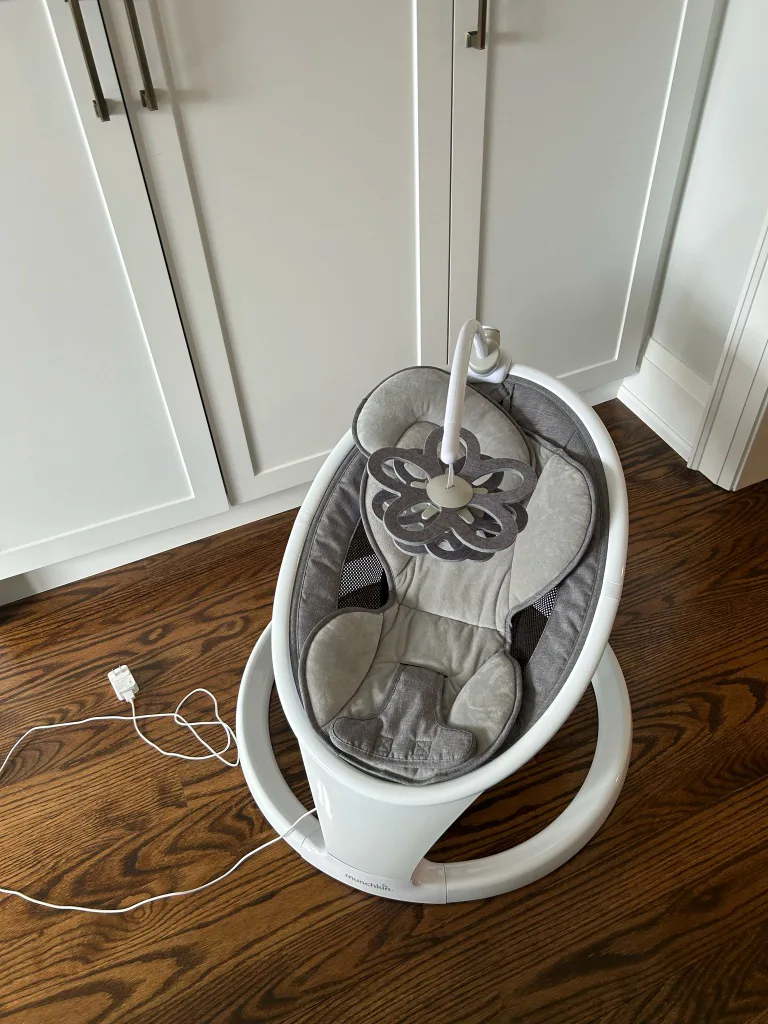 Munchkin Swing Seat with Baby Bloom Mobile image indicator(4)