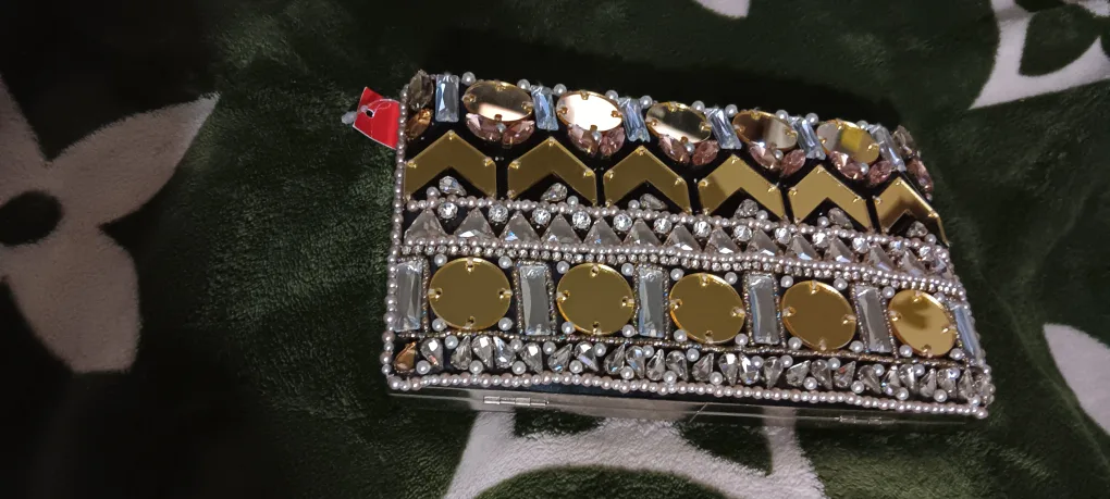 Gorgeous Embellished Clutch image indicator(2)