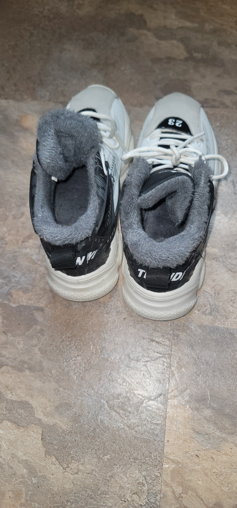Sneakers Size 8 - photo 2