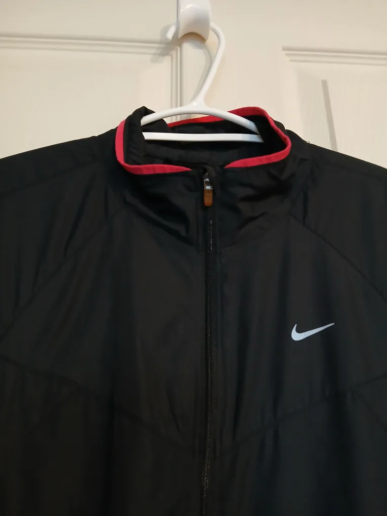 NIKE black and pink windbreaker / workout jacket, size small (S) image indicator(4)