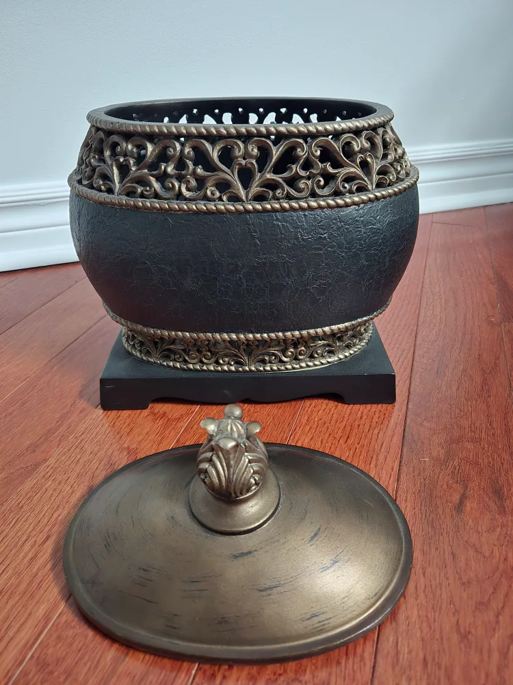 Ornate Decorative Box with Lid image indicator(2)