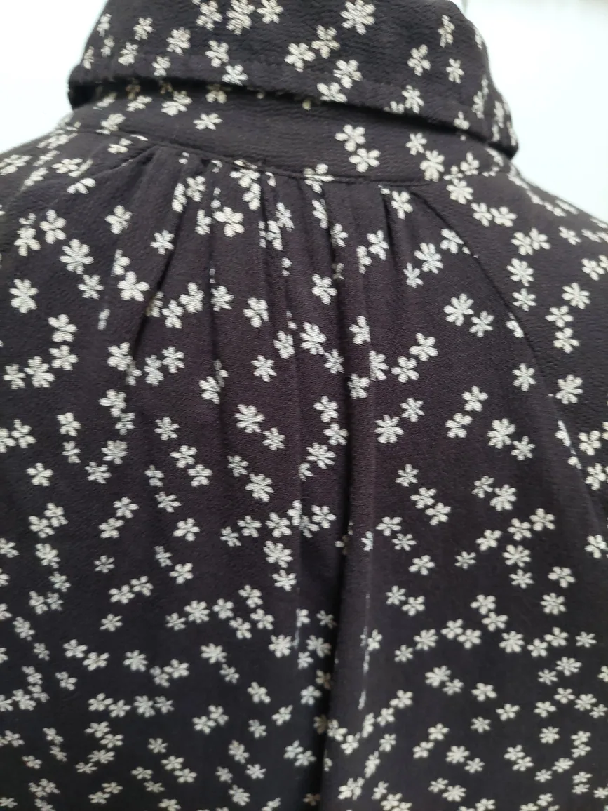 Dark Brown Floral Button-Up Blouse 100% Viscose image indicator(7)