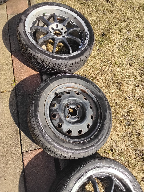 Set of  205/40ZR17 tires and rims - photo 3