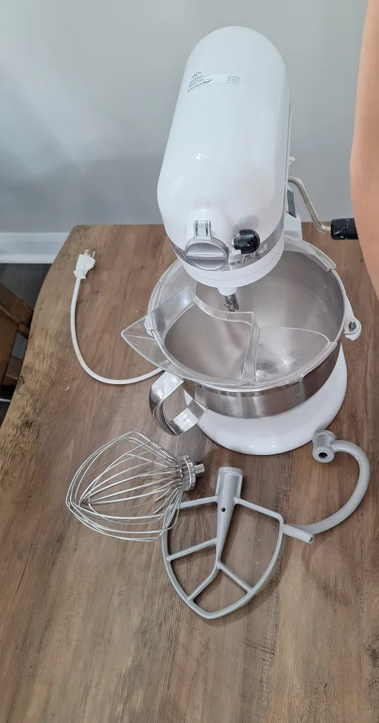 KitchenAid Stand Mixer with Attachments image indicator(5)