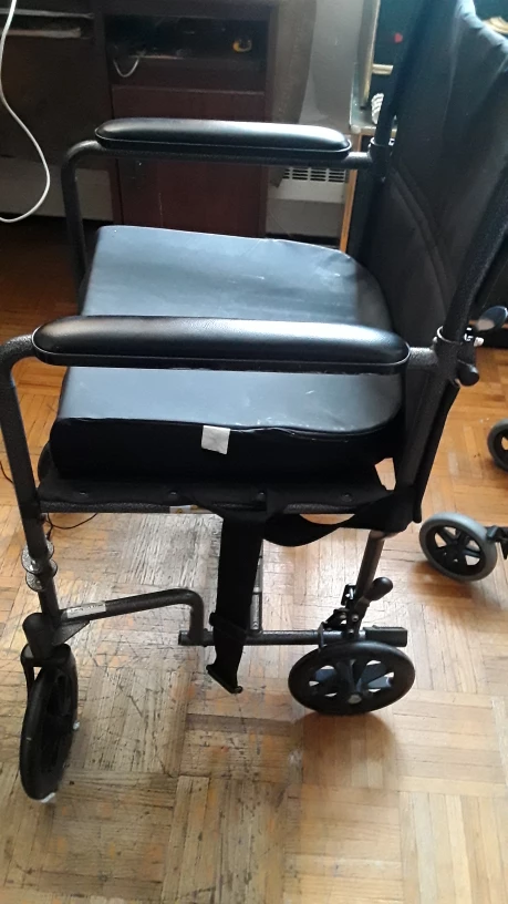 Lightweight Transport Wheelchair - photo 2