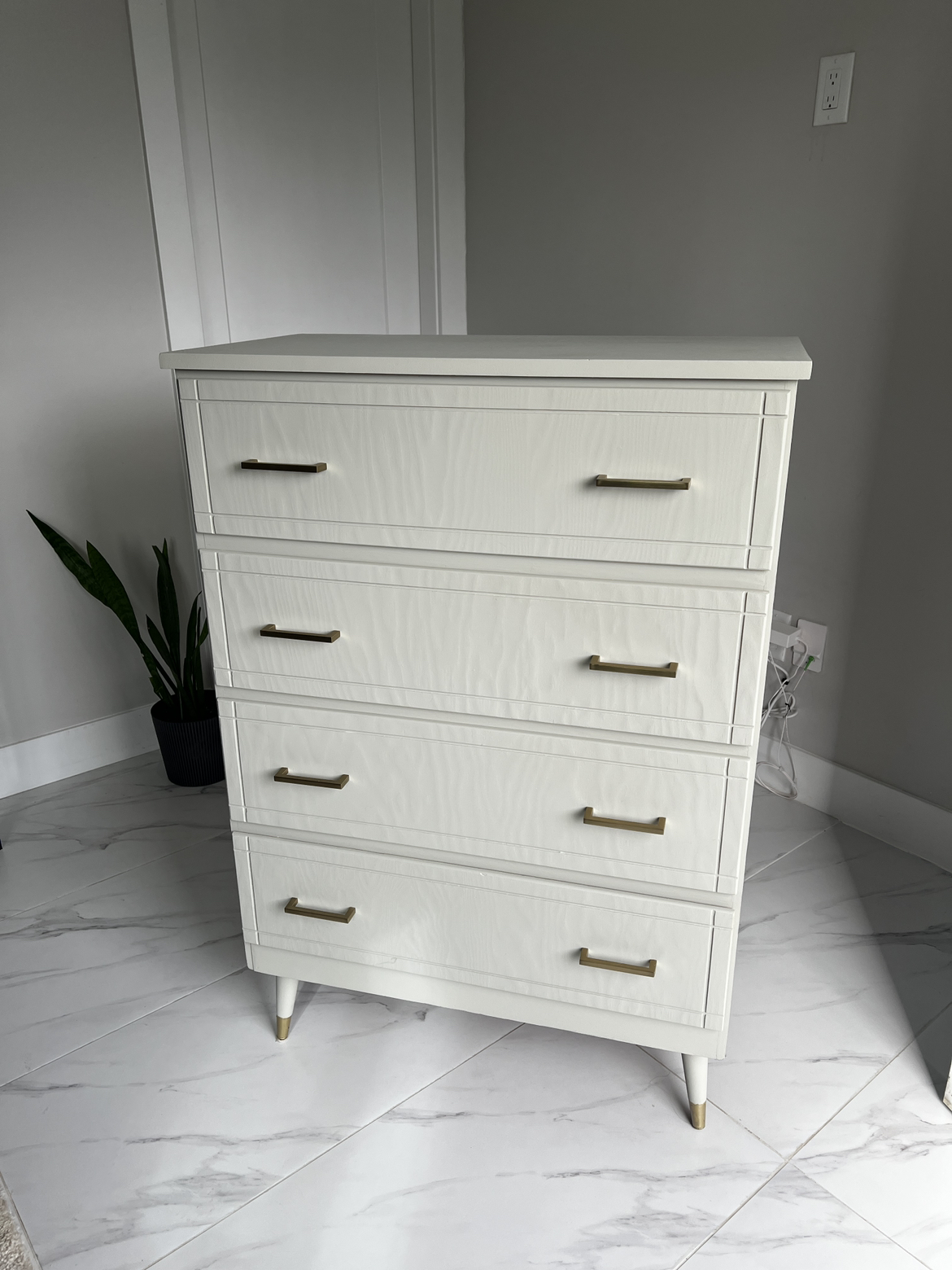 ✨✨Solid wood tallboy dresser✨✨