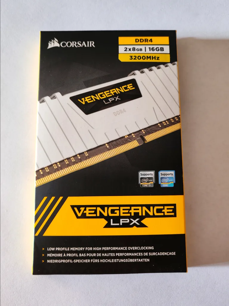 Corsair Vengeance LPX 16GB (2x8GB) DDR4 3200MHz White RAM thumbnail