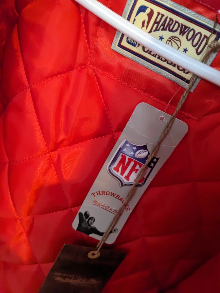 Mitchell & Ness Chiefs Jacket Women L image indicator(3)