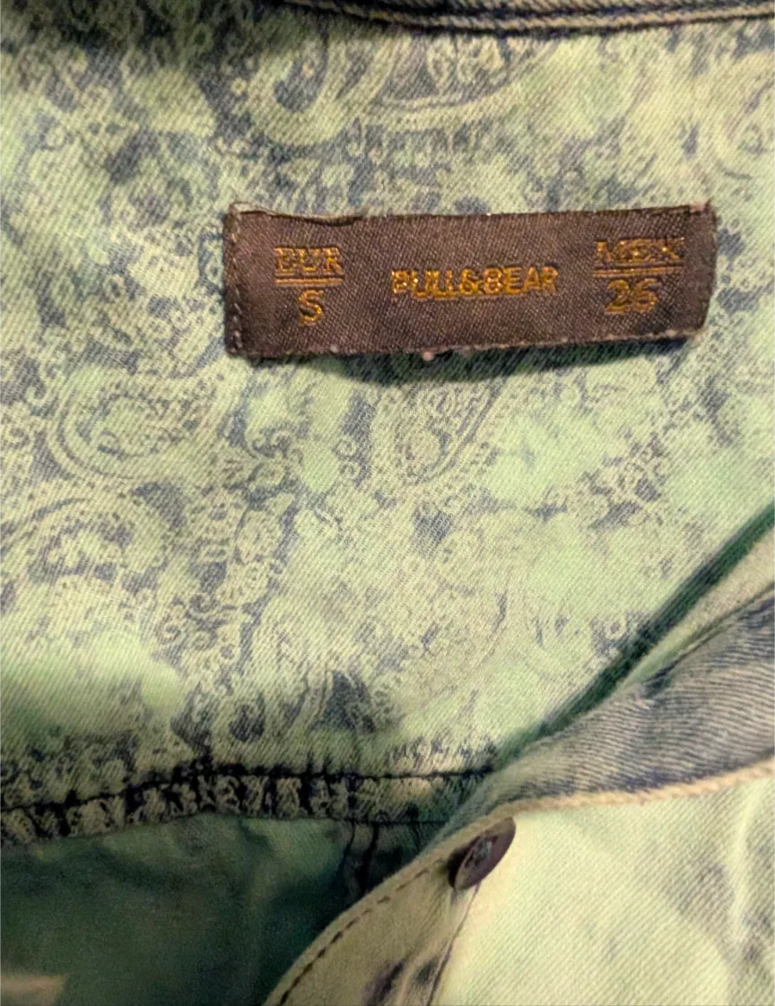 Sleeveless Button-Down Top image indicator(3)