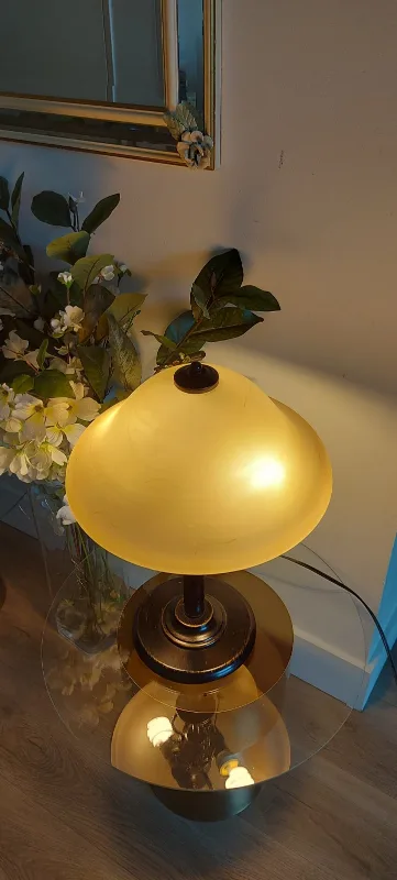 Vintage Table Lamp with Frosted Glass Shade image indicator(3)