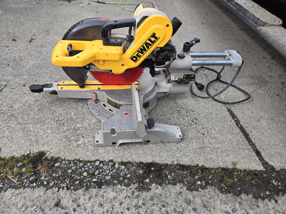 dewalt compound mitre saw 12" slide - photo 3