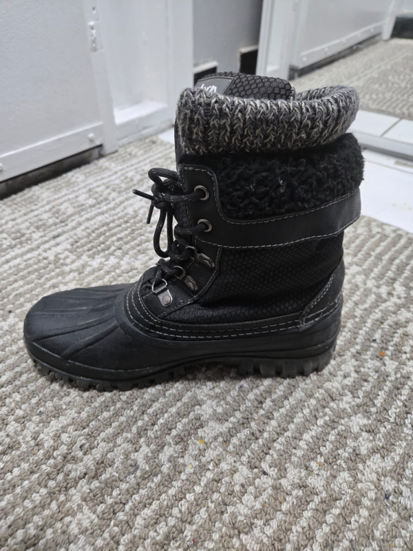 Women's Storm by Cougar Black Winter Boots - Size 8
