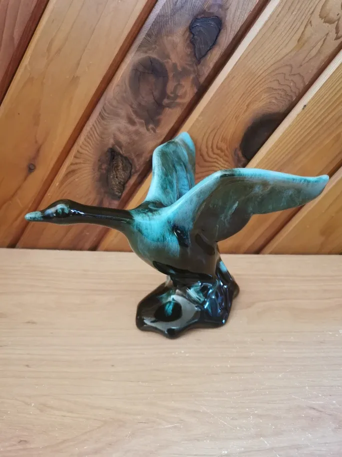Vintage Blue Mountain Pottery Canada Goose Figurine image indicator(3)