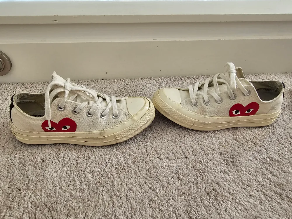 Converse x Comme des Garçons PLAY Chuck Taylor Low Top Sneakers image indicator(3)