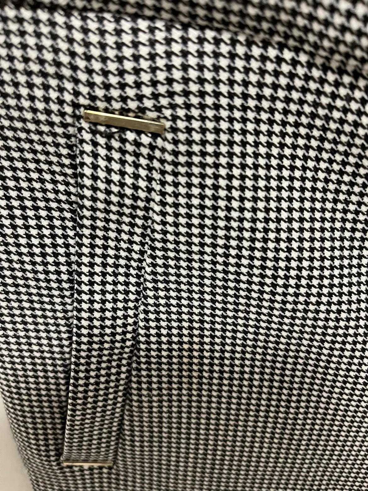 Château Women's Size 8 Black and White Houndstooth Pants image indicator(2)