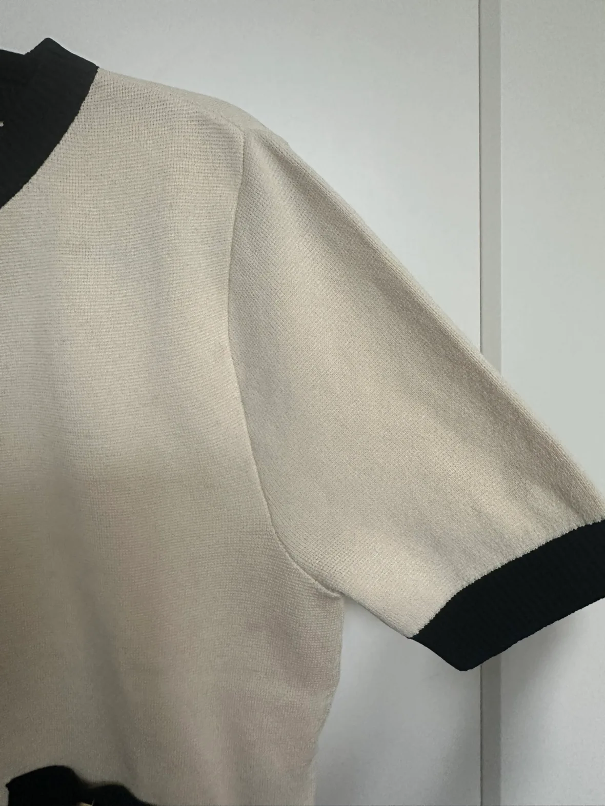 Short sleeved cardigan image indicator(6)