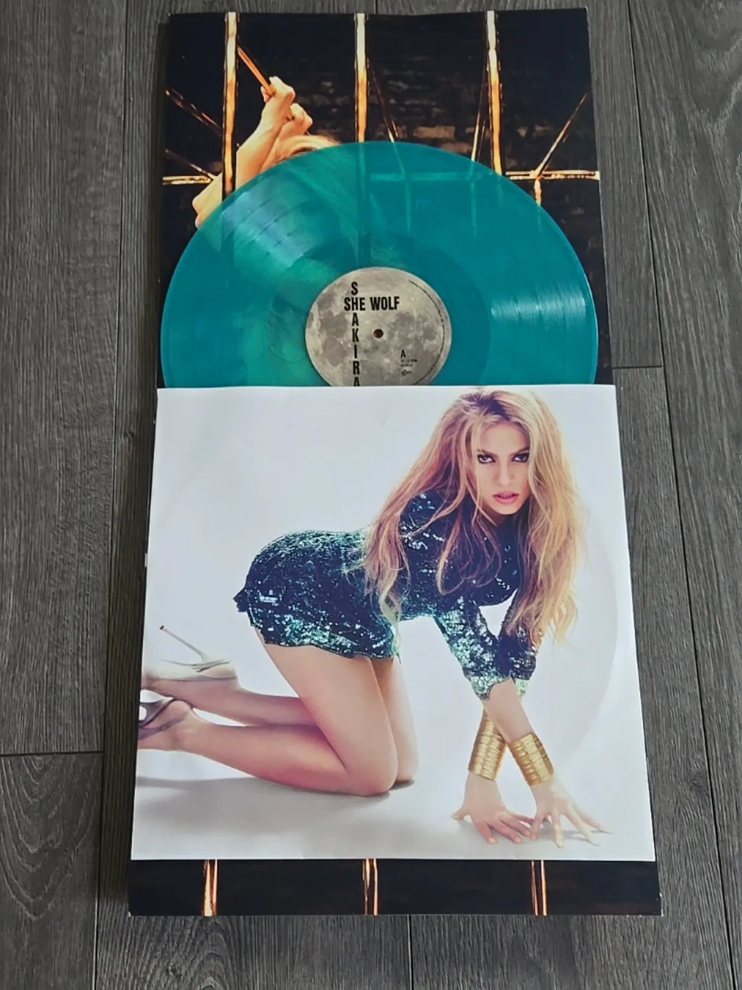 Shakira - She Wolf - Teal Coloured Vinyl LP image indicator(3)