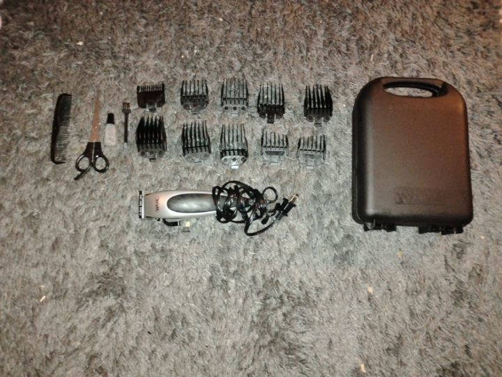 Wahl Hair Clipper Kit with multiple guards