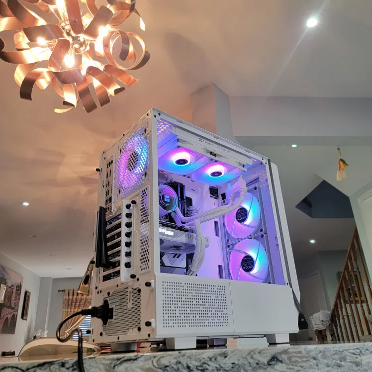 CUSTOM GAMING PC : Ryzen 9 5900x / RTX 4060 / 32GB RAM / WIFi image indicator(5)