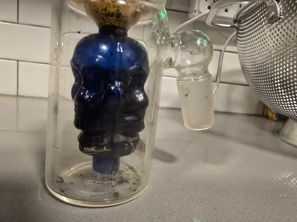 Glass Skull Water Pipe/Bong attachment image indicator(4)