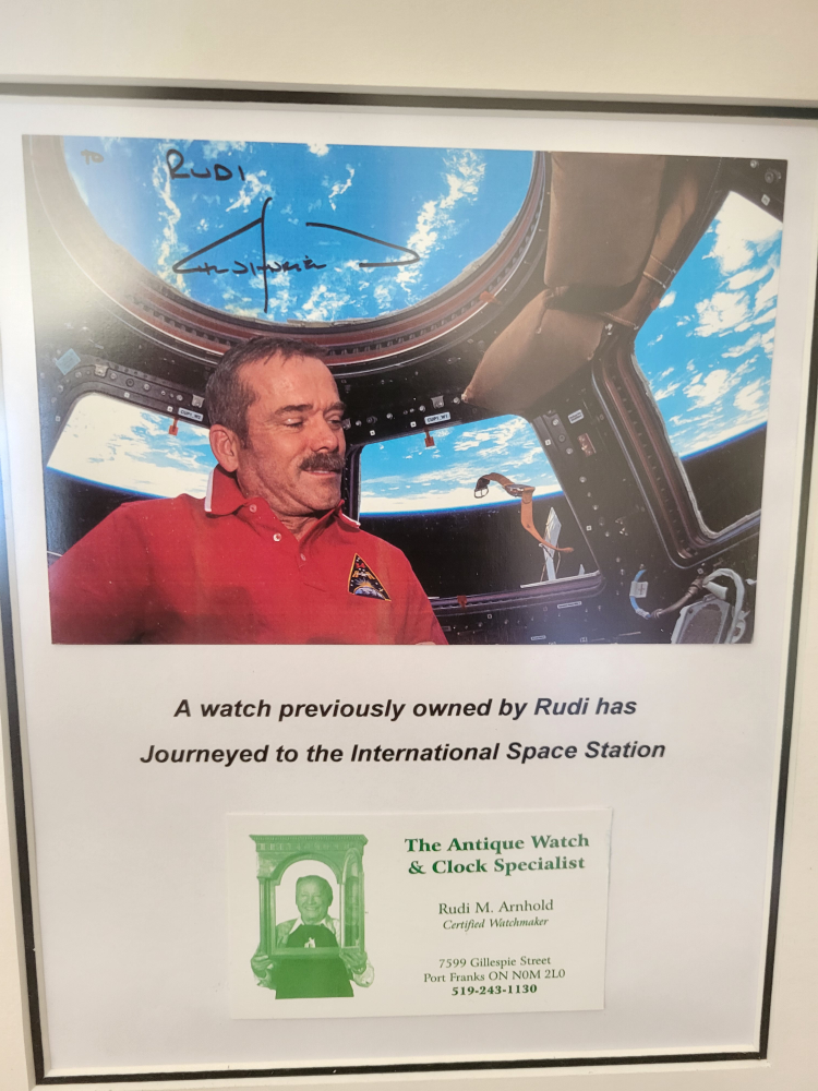 Framed photo of Rudi Arnholld, astronaut, signed - photo 2