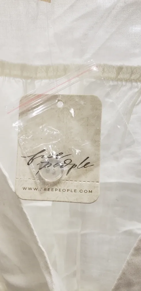 💜 Free People Women's White Lace Crop Top Size M NWT image indicator(3)